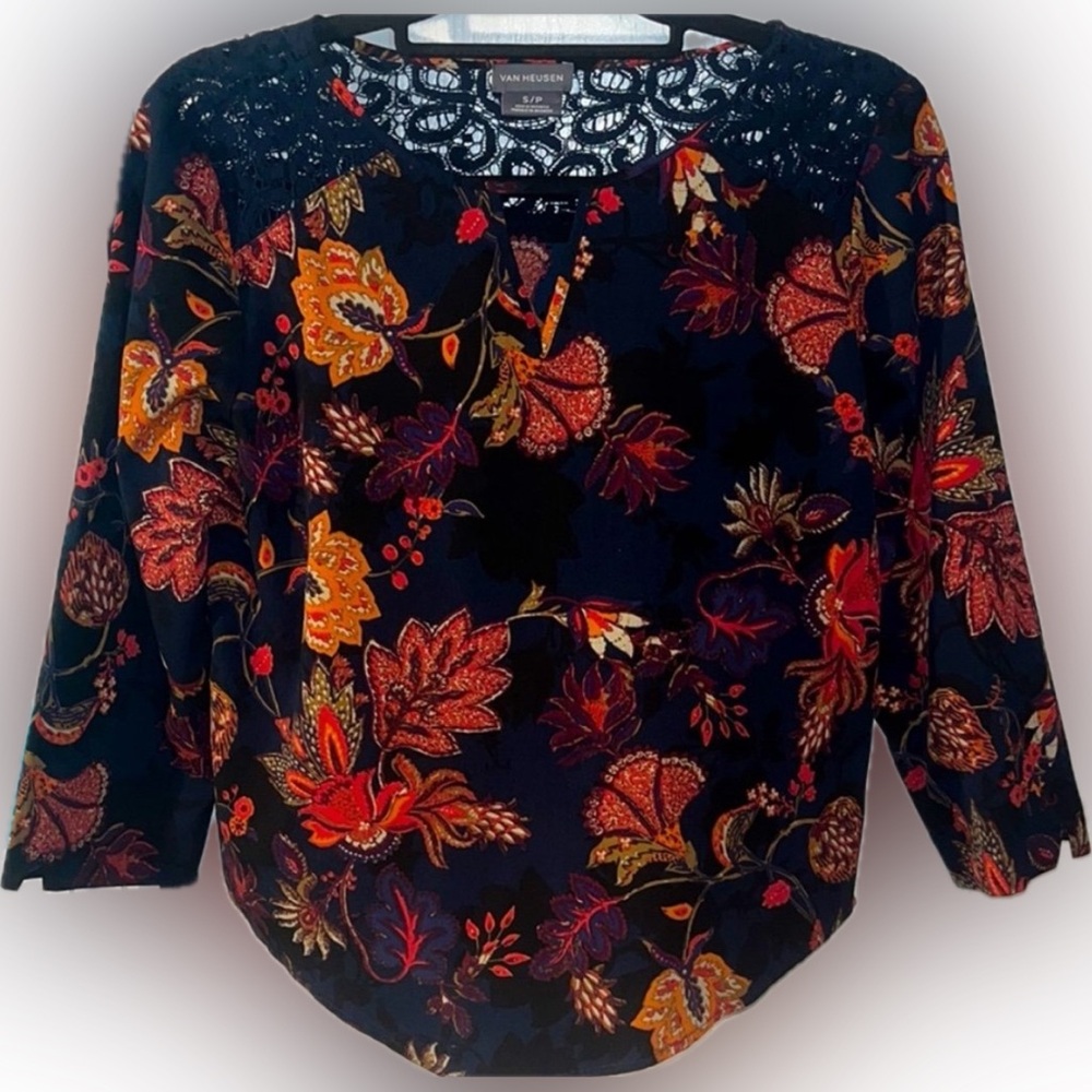 Van Heusen Top Blouse Women’s Small Petite Navy Orange Red
